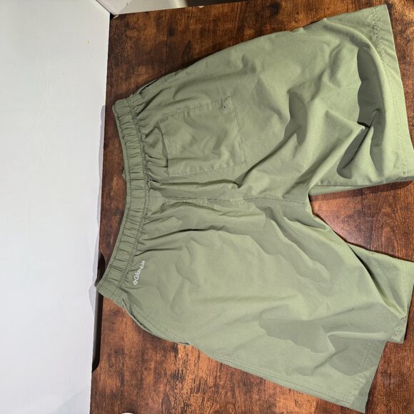 Columbia Men's Shorts Size Medium, Green, Lightweight Thin Breathable - Picture 2 of 4